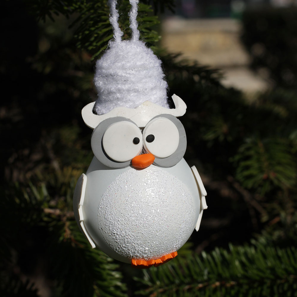 Glob bufnita alba - Tracolla Handmade - martisoare, cutii postale personalizate, cani, bijuterii, globuri brad