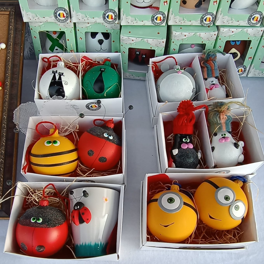 cadouri glob brad craciun - Tracolla Handmade - martisoare, cutii postale personalizate, cani, bijuterii, globuri brad Cadouri globuri pentru bradul de Crăciun, decorate manual, ornament festiv de sărbători