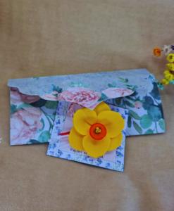 Narcisa din lut polimeric, realizata manual,