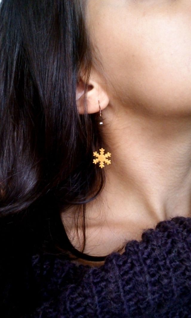 Cercei fulgi, cercei fulgi de nea, fulgi de nea cercei, fulg de nea cercei, cercei fulg de nea, bijuterii cu fulgi de nea, set cu fulgi de nea, bijuterii craciun, bijuterie craciun, - Tracolla Handmade - martisoare, cutii postale personalizate, cani, bijuterii, globuri brad