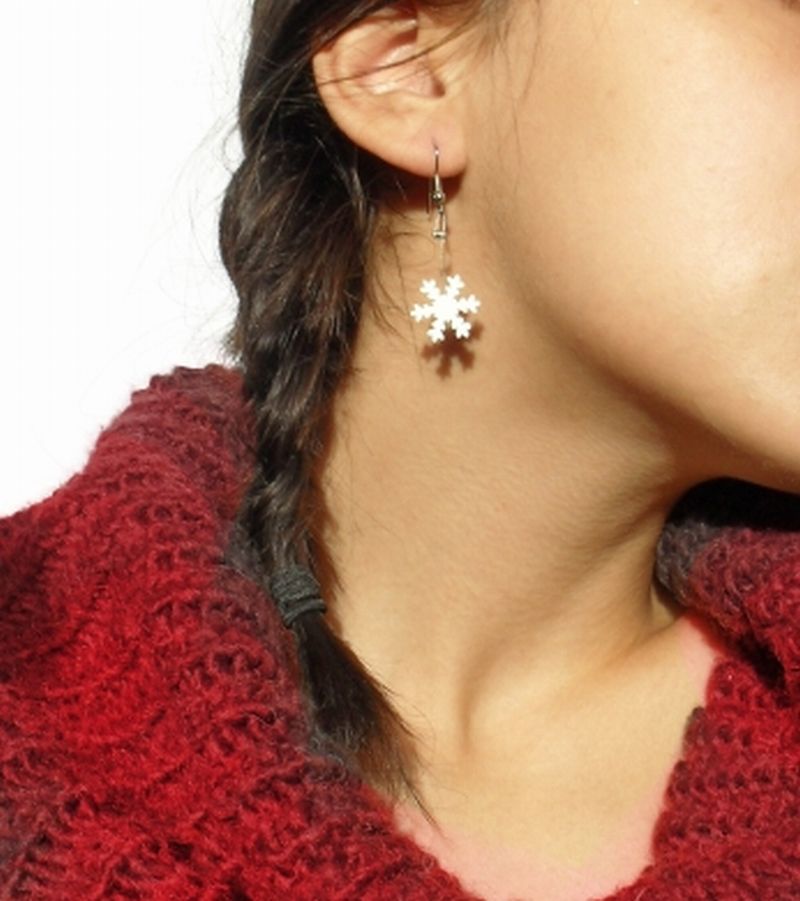 Cercei fulgi, cercei fulgi de nea, fulgi de nea cercei, fulg de nea cercei, cercei fulg de nea, bijuterii cu fulgi de nea, set cu fulgi de nea, fulgi de nea ocazie speciala, bijuterii craciun, bijuterie craciun, - Tracolla Handmade - martisoare, cutii postale personalizate, cani, bijuterii, globuri brad