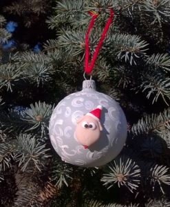 Alternative view of Globuri brad din sticla cu oite