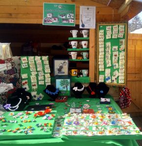 51233396_1392446197562658_5931592243730186240_o - Tracolla Handmade - martisoare, cutii postale personalizate, cani, bijuterii, globuri brad