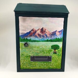 Casuta postala personalizata, rezistenta la intemperii, pentru gard sau perete - Tracolla Handmade - martisoare, cutii postale personalizate, cani, bijuterii, globuri brad Casuta postala pictata manual